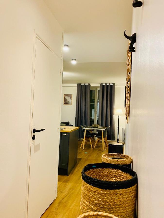 50M2 Flat In Heart Of Orleans - Canal Foot & Bein Exteriör bild